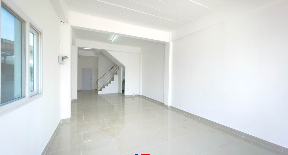 Reihenhaus zum Kauf mit 2 Zimmer in Sam Phran, Nakhon Pathom