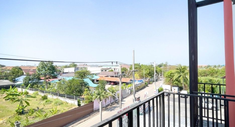 Reihenhaus zum Kauf mit 2 Zimmer in Sam Phran, Nakhon Pathom