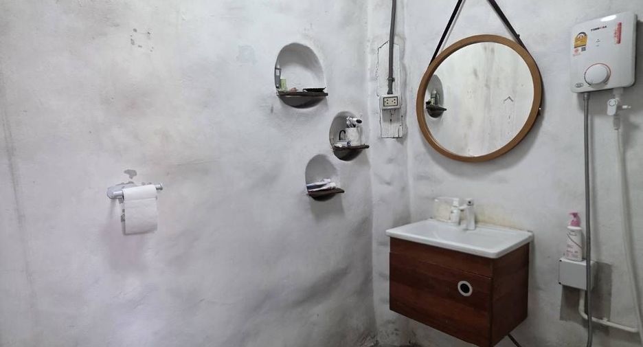 Local comercial en venta de 3 habitaciones en Din Daeng, Bangkok