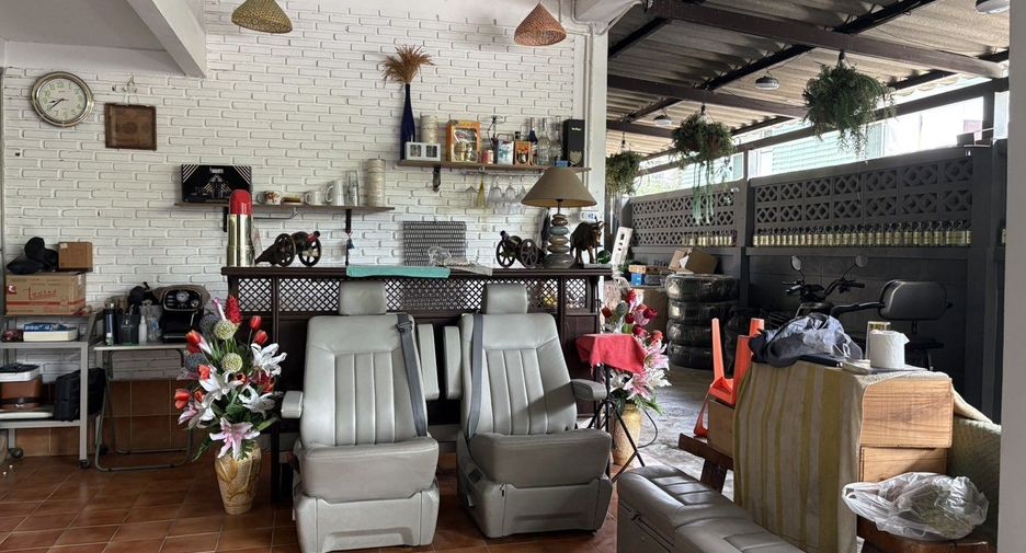 For rent 3 bedrooms house in Watthana, Bangkok