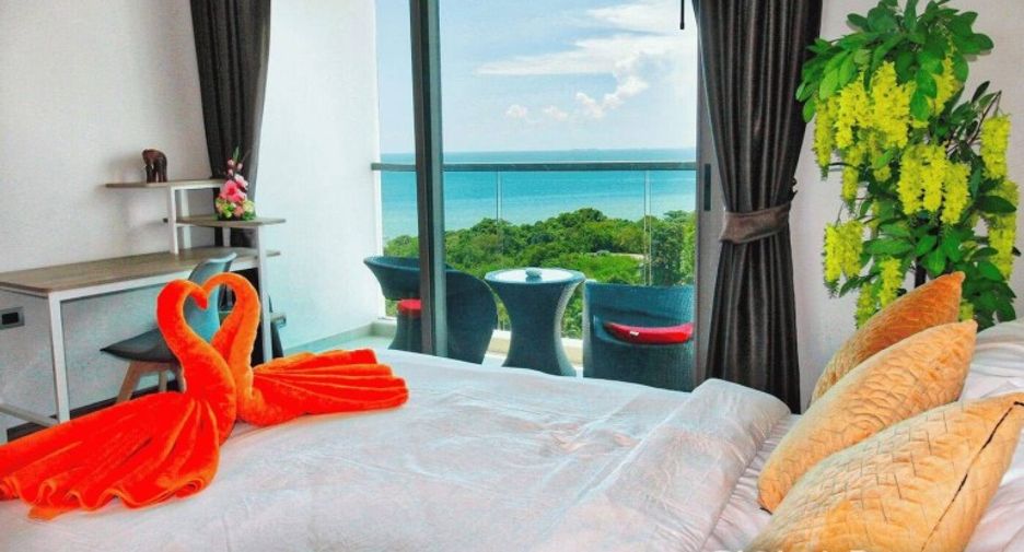 For sale studio condo in Pratumnak, Pattaya
