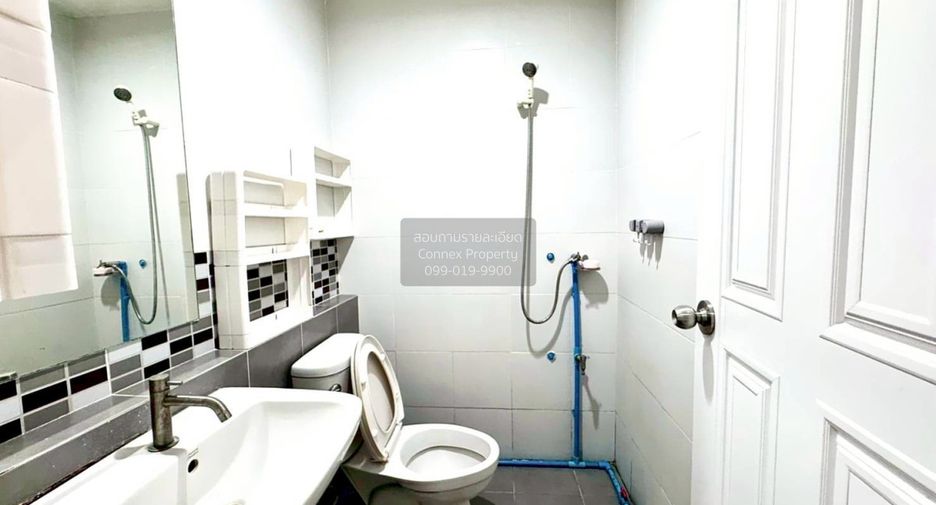 For sale 2 bedrooms townhouse in Khlong Luang, Pathum Thani