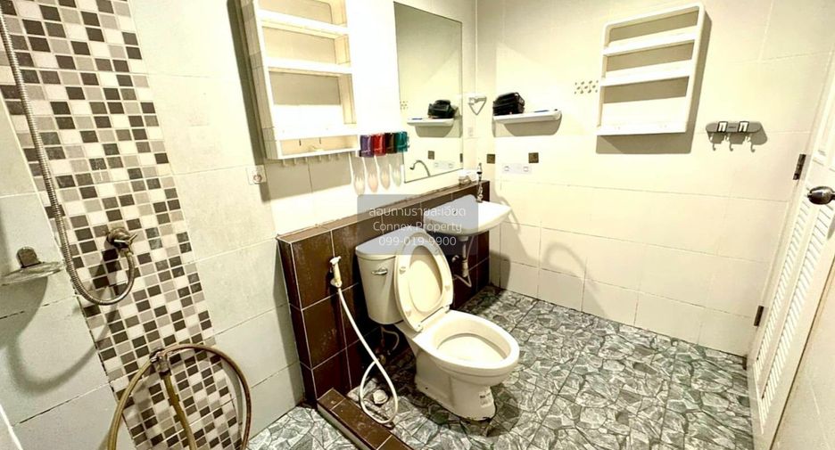 For sale 2 bedrooms townhouse in Khlong Luang, Pathum Thani