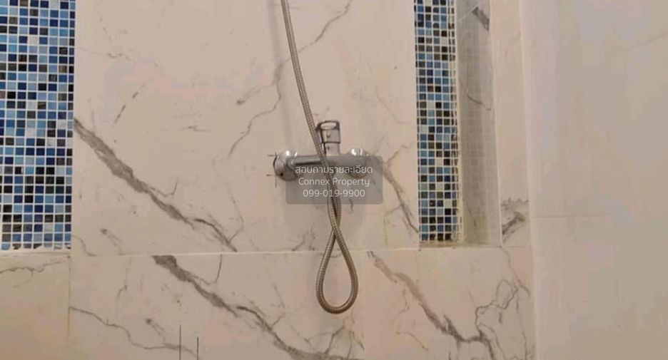 Casa adosada en venta de 5 habitaciones en Bangkok Noi, Bangkok