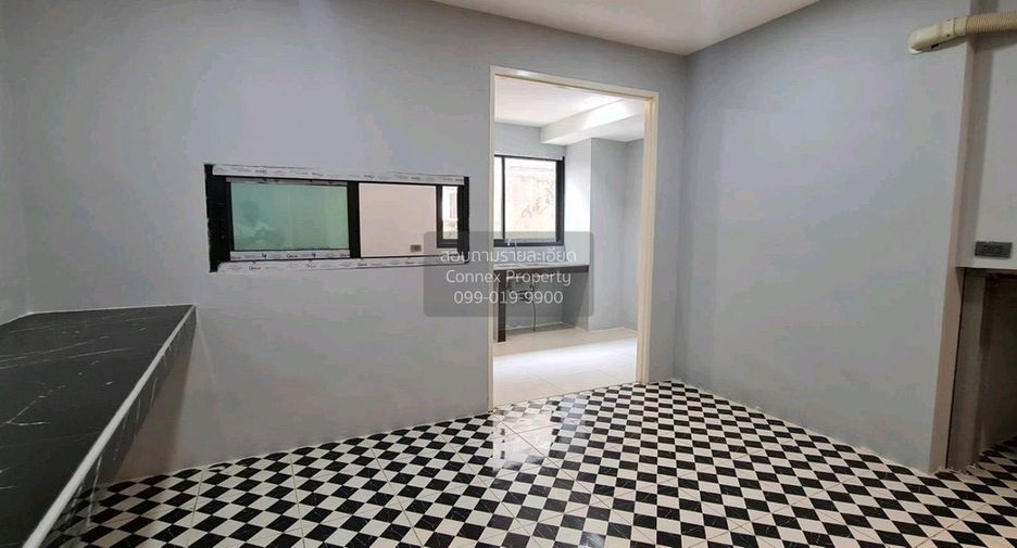 Casa adosada en venta de 5 habitaciones en Bangkok Noi, Bangkok