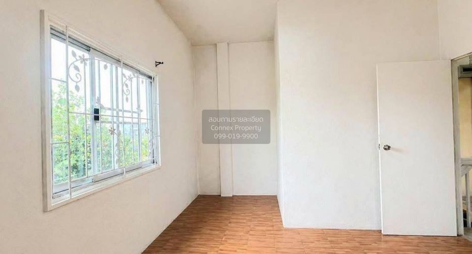 For sale 2 bedrooms townhouse in Min Buri, Bangkok