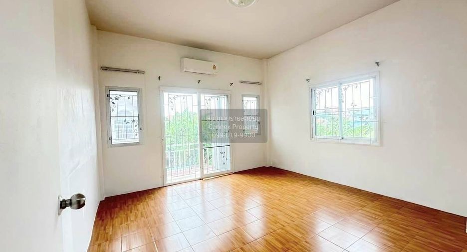 For sale 2 bedrooms townhouse in Min Buri, Bangkok