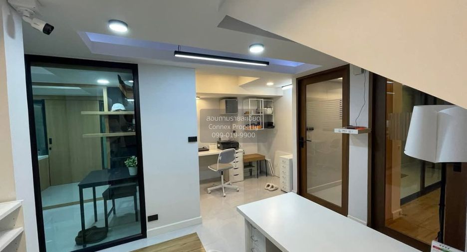 Casa adosada en venta de 3 habitaciones en Bang Kapi, Bangkok