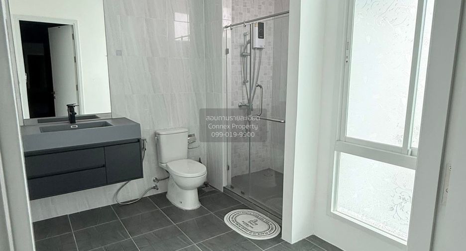 For sale 4 bedrooms house in Khlong Sam Wa, Bangkok