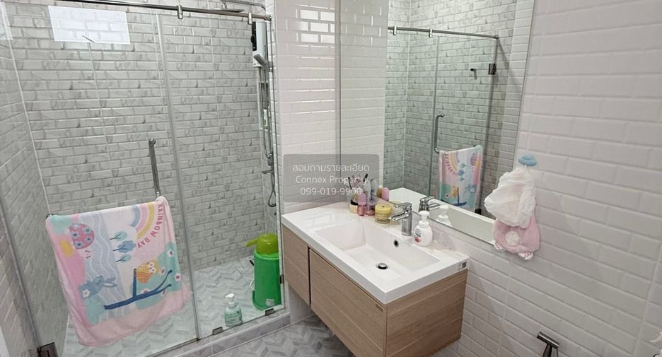 For sale 4 bedrooms house in Khlong Sam Wa, Bangkok