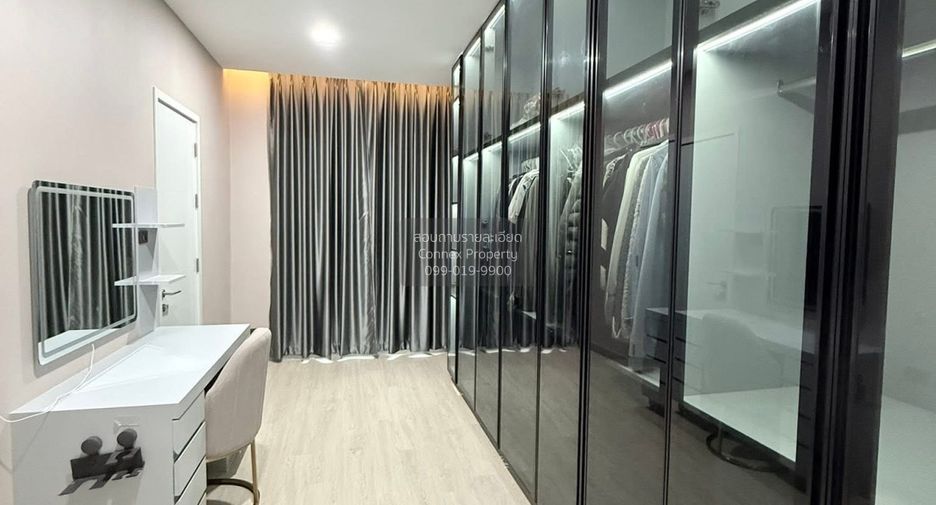 For sale 4 bedrooms house in Khlong Sam Wa, Bangkok