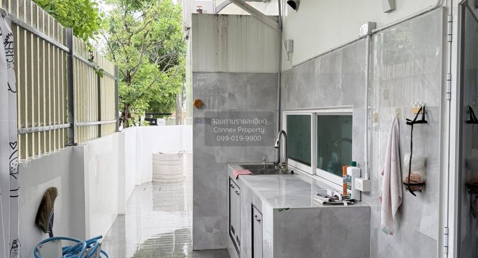 For sale 4 bedrooms house in Khlong Sam Wa, Bangkok