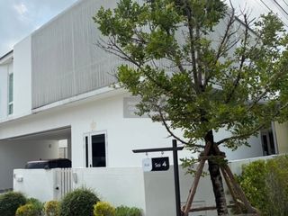 For sale 4 bedrooms house in Khlong Sam Wa, Bangkok