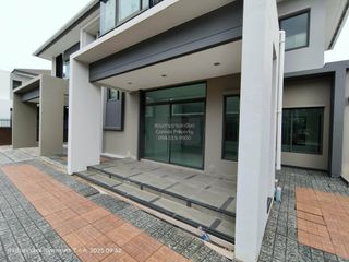 Haus zum Kauf mit 5 Zimmer in Mueang Samut Sakhon, Samut Sakhon