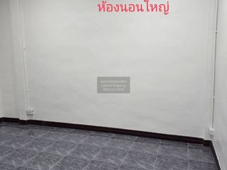For sale 3 bedrooms townhouse in Mueang Samut Prakan, Samut Prakan