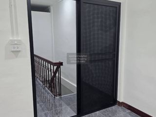 For sale 3 bedrooms townhouse in Mueang Samut Prakan, Samut Prakan