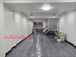For sale 3 bedrooms townhouse in Mueang Samut Prakan, Samut Prakan