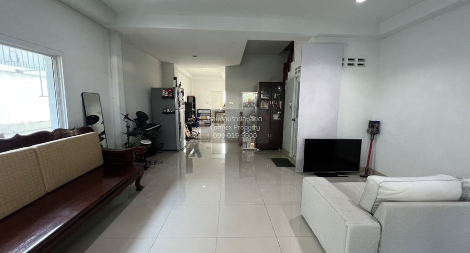 Reihenhaus zum Kauf mit 3 Zimmer in Khan Na Yao, Bangkok