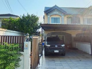 Reihenhaus zum Kauf mit 3 Zimmer in Khan Na Yao, Bangkok