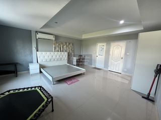 Reihenhaus zum Kauf mit 3 Zimmer in Khan Na Yao, Bangkok