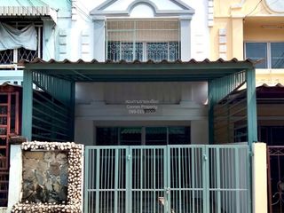 For sale 2 bedrooms townhouse in Mueang Pathum Thani, Pathum Thani