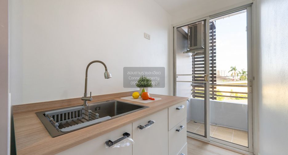 For sale 1 Beds condo in Phra Khanong, Bangkok
