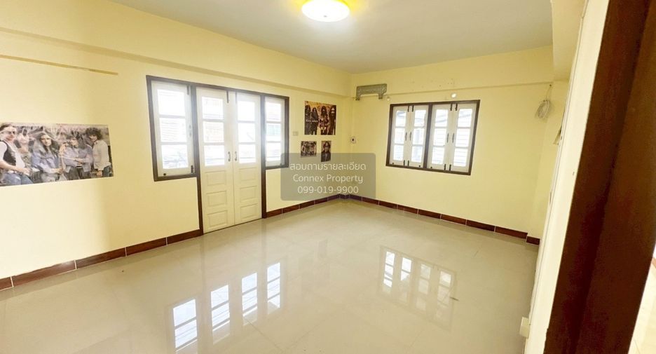 Haus zum Kauf mit 4 Zimmer in Khlong Sam Wa, Bangkok