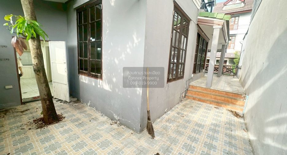 Haus zum Kauf mit 4 Zimmer in Khlong Sam Wa, Bangkok