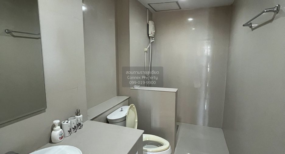 For sale 2 bedrooms condo in Khlong Toei, Bangkok