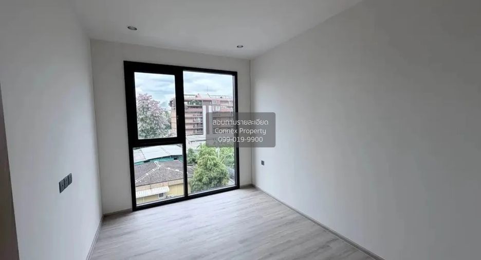 À vendre 3 chambres condo à Huai Khwang, Bangkok