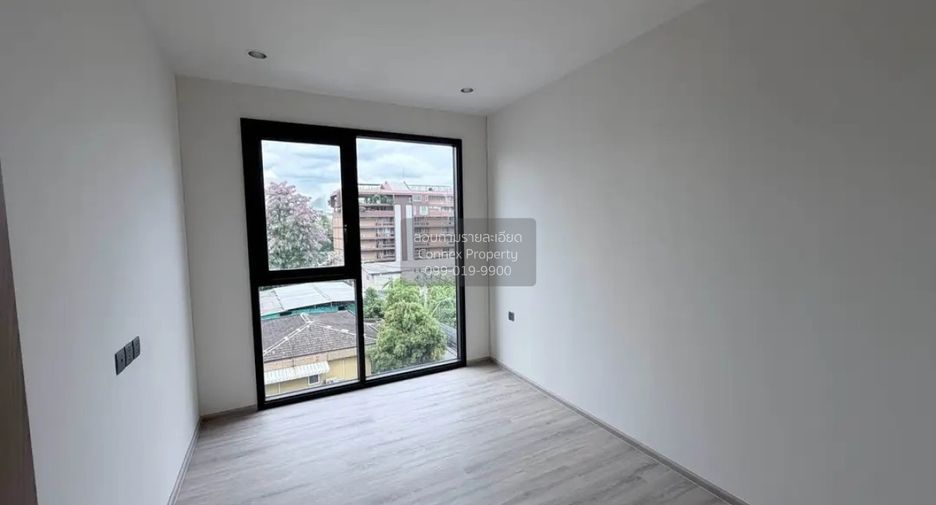 À vendre 3 chambres condo à Huai Khwang, Bangkok