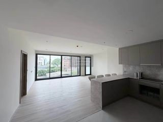For sale 3 bedrooms condo in Huai Khwang, Bangkok