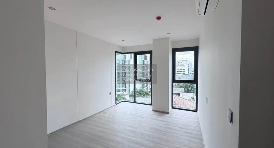 À vendre 3 chambres condo à Huai Khwang, Bangkok