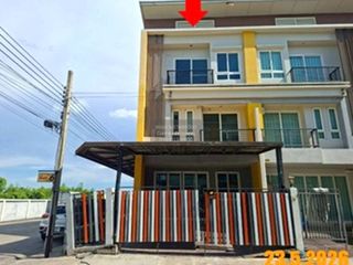For sale 4 bedrooms townhouse in Lat Krabang, Bangkok