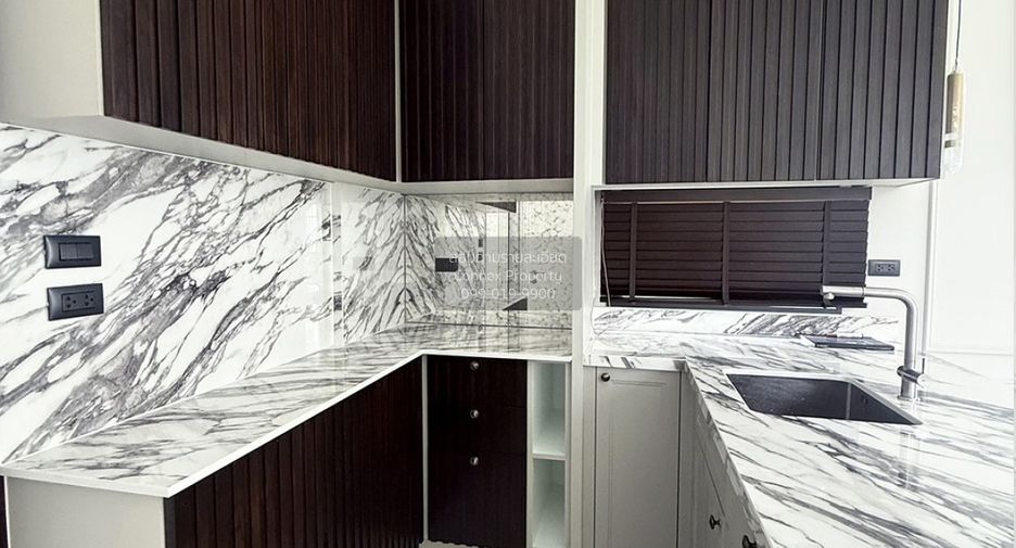 Casa en venta de 5 habitaciones en Bang Phli, Samut Prakan