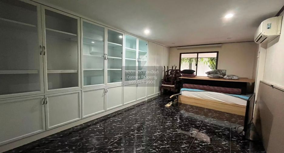 For sale 5 bedrooms house in Suan Luang, Bangkok