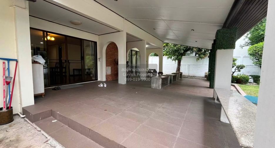 For sale 5 bedrooms house in Suan Luang, Bangkok