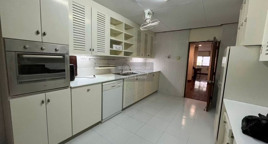For sale 5 bedrooms house in Suan Luang, Bangkok