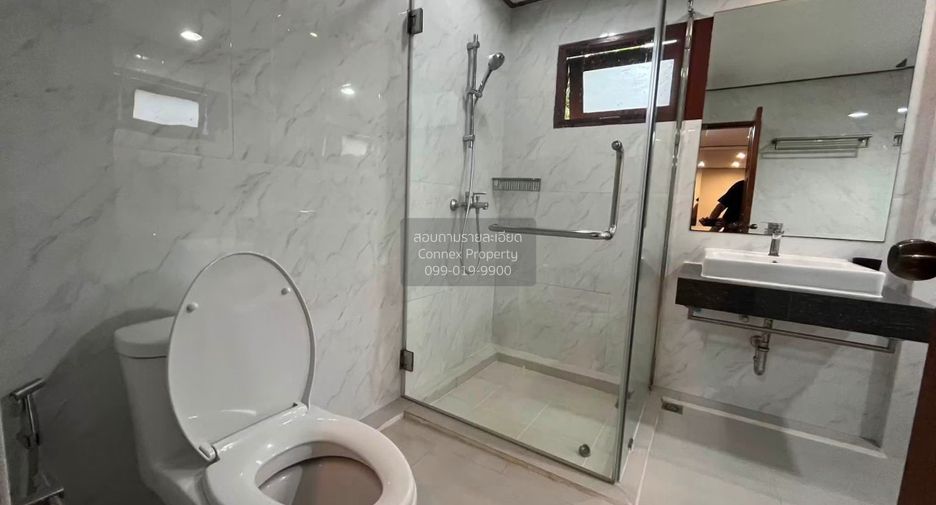 For sale 5 bedrooms house in Suan Luang, Bangkok