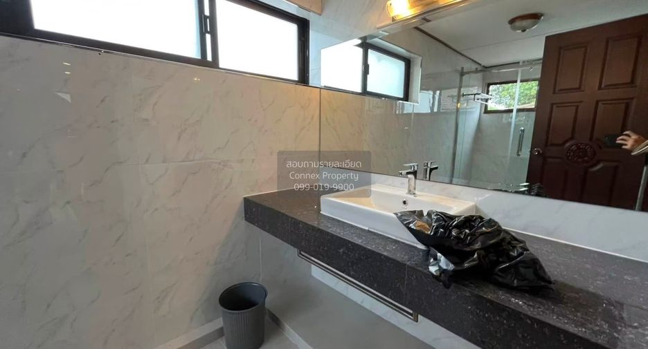 For sale 5 bedrooms house in Suan Luang, Bangkok