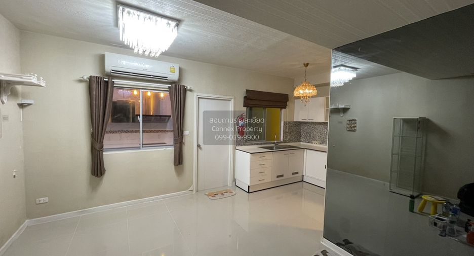 For sale 3 bedrooms townhouse in Phutthamonthon, Nakhon Pathom