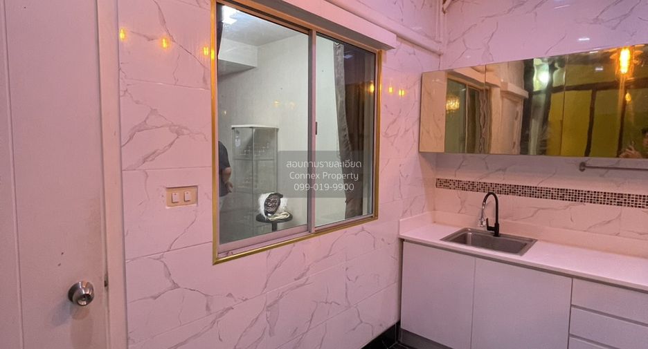 For sale 3 bedrooms townhouse in Phutthamonthon, Nakhon Pathom