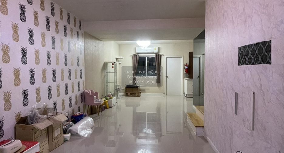 For sale 3 bedrooms townhouse in Phutthamonthon, Nakhon Pathom