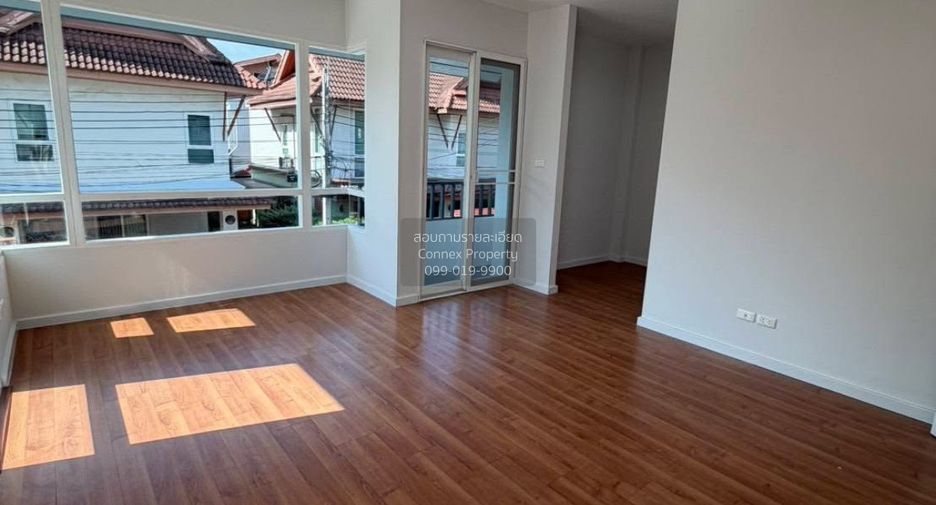 À vendre 3 chambres maison à Lat Phrao, Bangkok