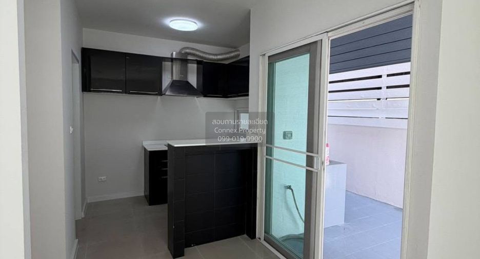 À vendre 3 chambres maison à Lat Phrao, Bangkok