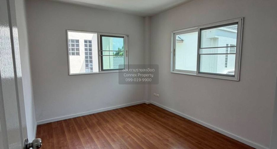 À vendre 3 chambres maison à Lat Phrao, Bangkok