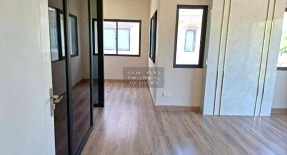 For sale 3 bedrooms house in Krathum Baen, Samut Sakhon