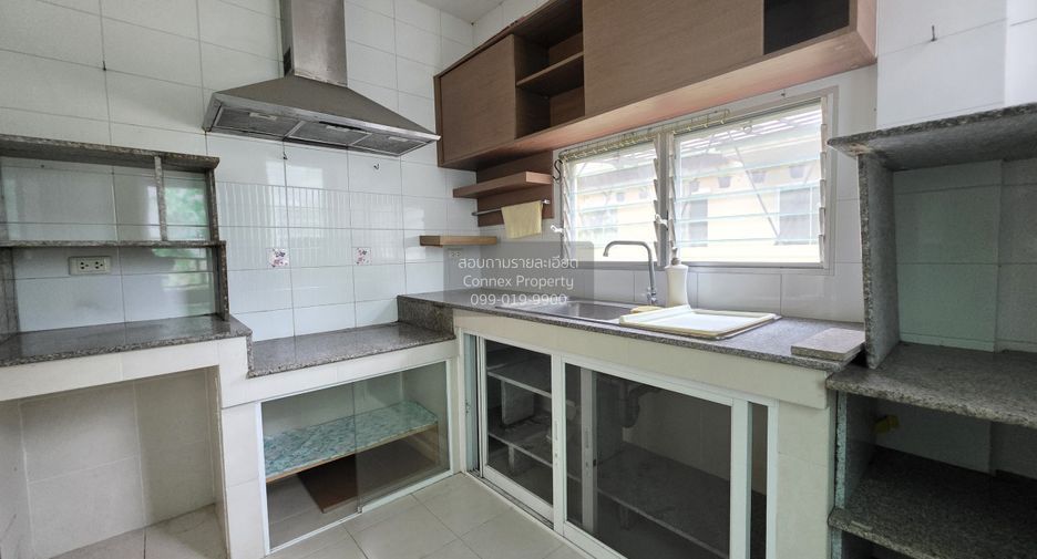 Casa en venta de 3 habitaciones en Bang Kruai, Nonthaburi