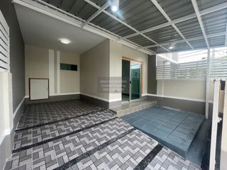 For sale 3 bedrooms townhouse in Mueang Samut Prakan, Samut Prakan