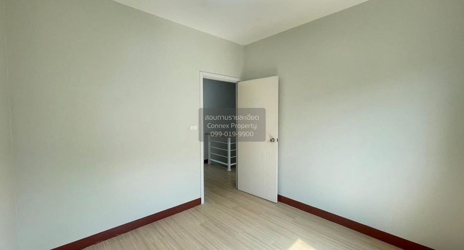 For sale 3 bedrooms townhouse in Mueang Samut Prakan, Samut Prakan